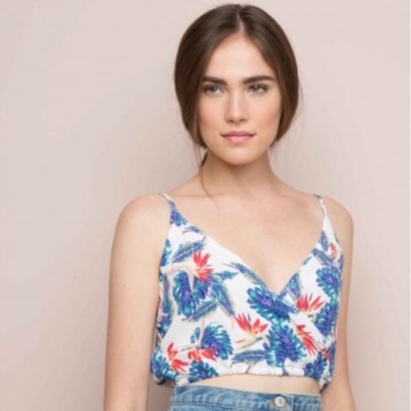 Rare Brandy Melville John Galt Bird of Paradise Floral Jaslyn Wrap Crop Tank Top - Picture 7 of 7
